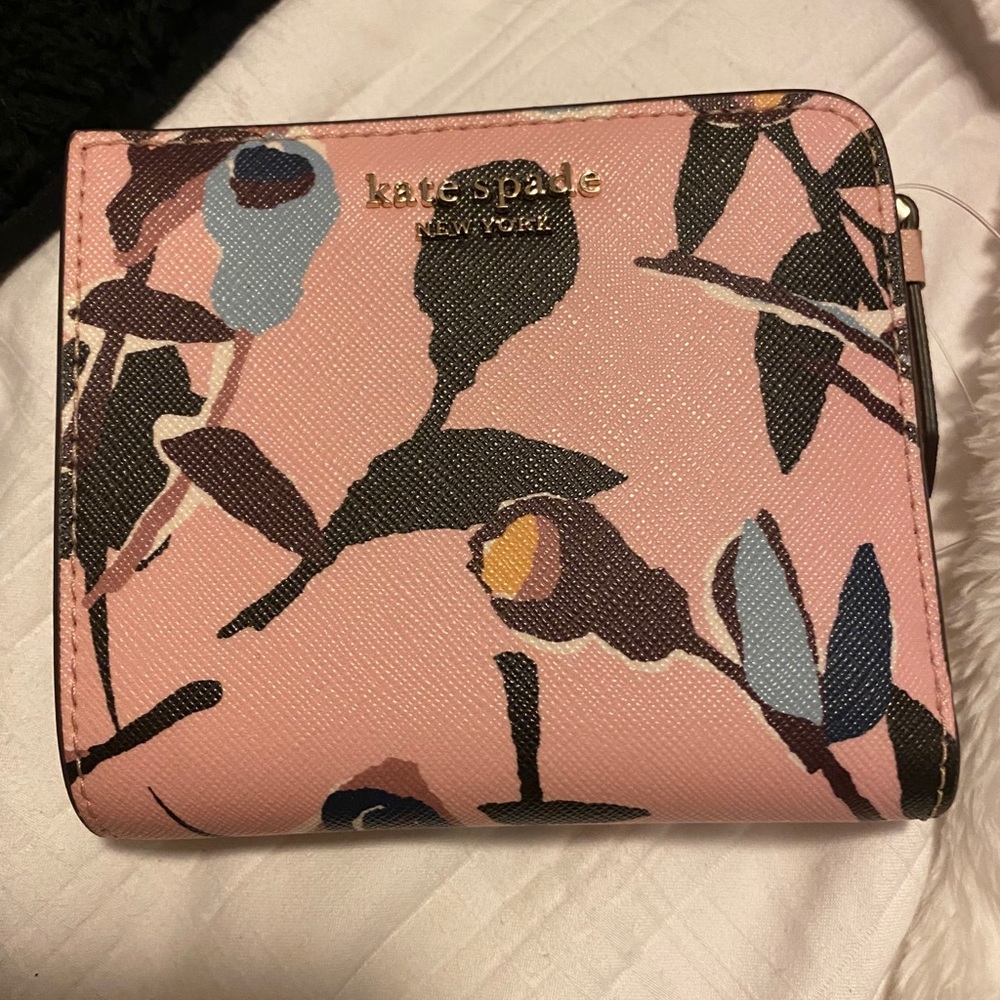 Designer wallets - Picture 2 of 3
